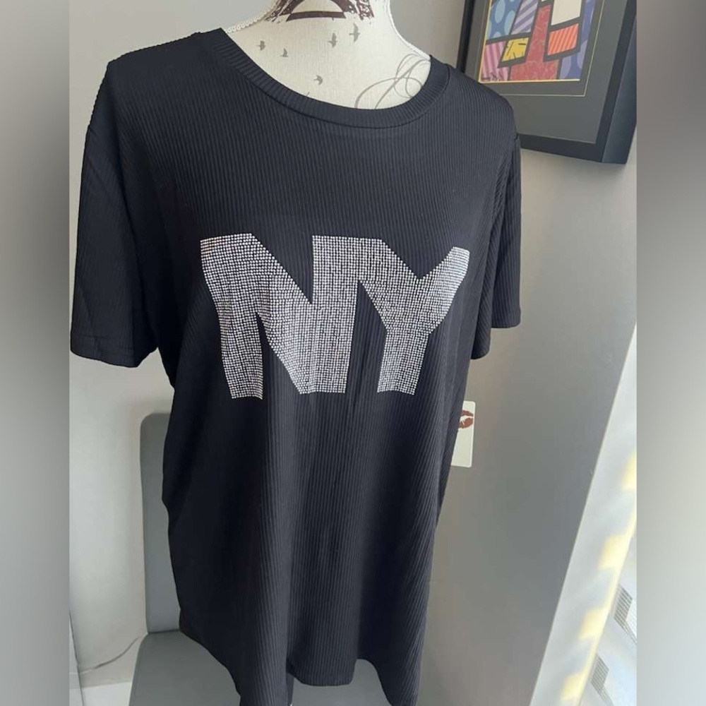 Free Kisses Women’s NY Ribbed Black T-Shirt Size 2X